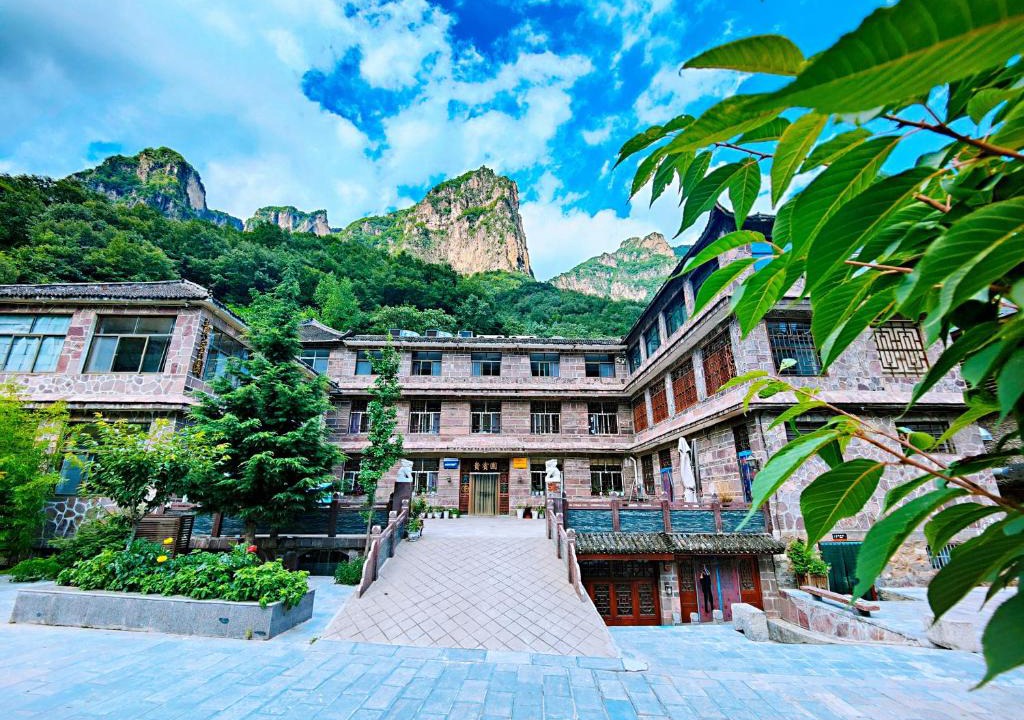 Xishimen Hotel | 万仙山景区郭亮村贵宾园酒店