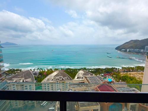 Sanya Apartment | 三亚大东海Апартаменты с видом на море СаяАдресJinmao Sea View Garden 8 Haihua Road