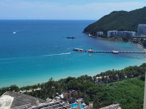 Sanya Apartment | 三亚大东海高层无遮挡海景房四室3卫,АдресJinmao Sea View Garden 8 Haihua Road High-rise property with unobstructed ocean views, 4 bedrooms