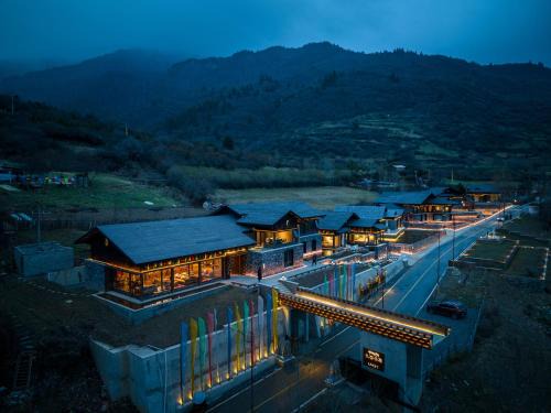 Jiuzhaigou House | 九寨云裳