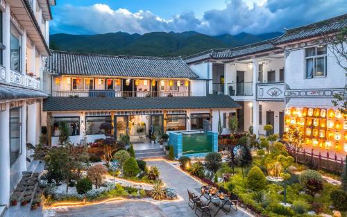 Dali Town Hotel | 大理梦幻时光空中花园民宿古城南门店