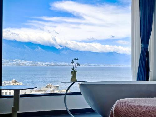 Manjiang House | 大理顾里海景别墅Dali Guli Sea View Villa Hotel