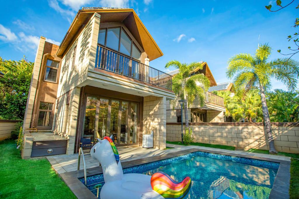 Tianya District Villa | 山河远阔泳池别墅三亚湾椰梦长廊店