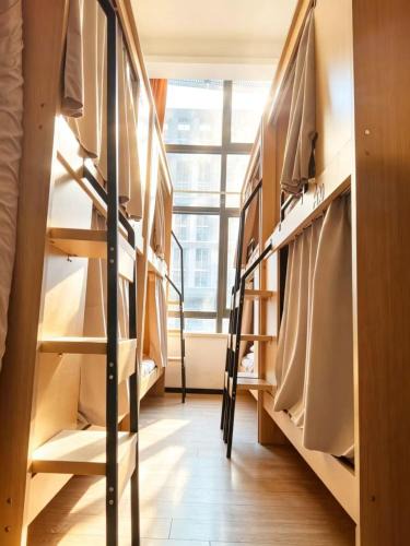 Longhua District Hostel | 山海男生青旅-深圳北站店