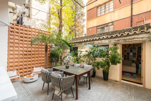 Huaihai Road Commercial Area Apartment | 希之民宿&现代公寓