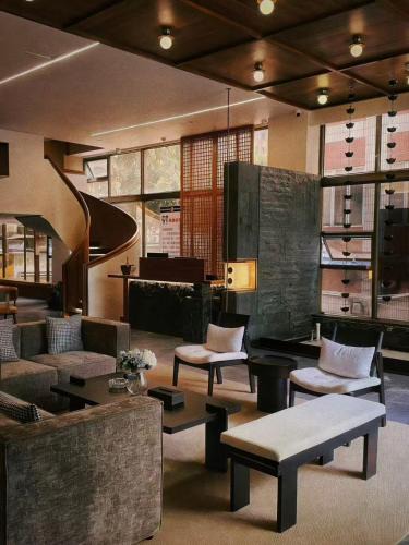 Guangzhou Central Business District Hotel | 广州市天河北囍啡酒店龙口西地铁站店 Xi Coffee hotel