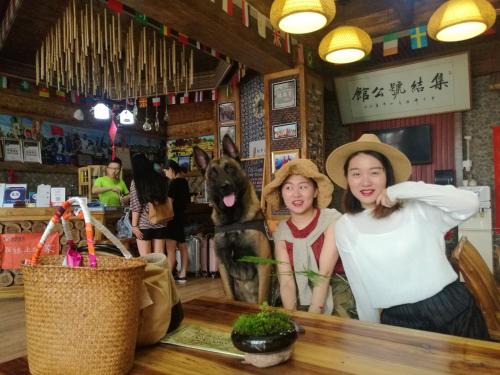 Wulingyuan Hostel | 张家界集结号公馆 Zhangjiajie Jijiehao Inn Avator Mountin-National Park-East Gate, Meeting Friends-Common Area-Poor teble-COFFEE-BEER-Laundry-Party, FREE Breakfast, Book tickets in advance, Chinese Calligraphy&Tea&Kung Fu Course