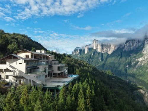 Enshi House | 恩施大峡谷仓吉春舍Spring Homestay