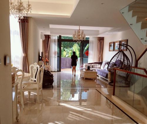 Lingshui Villa | 欧式轻奢清水湾四卧四卫2厅别墅大宅