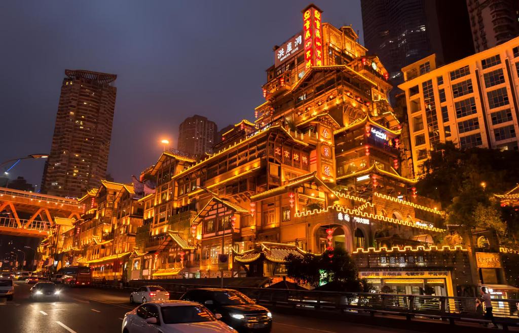 Jeifangbei Central Business District Hotel | 行至云铂江景酒店
