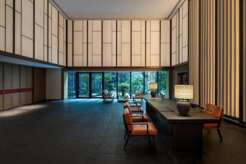 Shangyou County Hotel | 赣州雾纳酒店