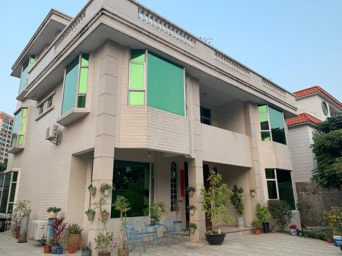 Zhongshan Villa | 近富逸城商场天奕商场紫马岭公园职业技术学院五卧室二厅大厨房简约治愈系三层别墅