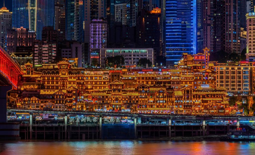 Yuzhong Apartment | 重庆解放碑云仟影音美宿