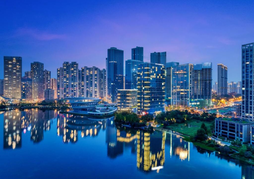 Yue Lu Hotel | 长沙梅溪湖麦客达温德姆湖景酒店