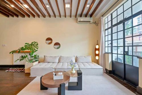Huaihai Road Commercial Area House | 颜兮 shanghai-Sinan Mansion Branch