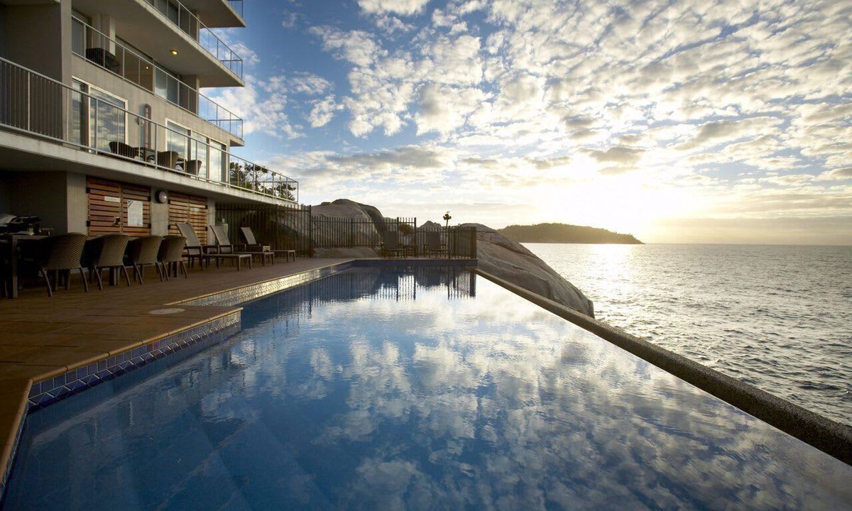 Nelly Bay Apartment | 1 Bright Point Apartment 5201