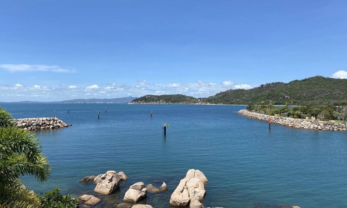 Nelly Bay Apartment | 1 Bright Point Apartment 2303