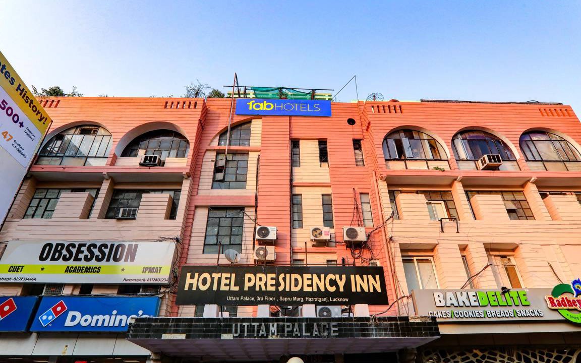 Hazratganj Hotel | 120 m² Hotel ∙ 2 guests