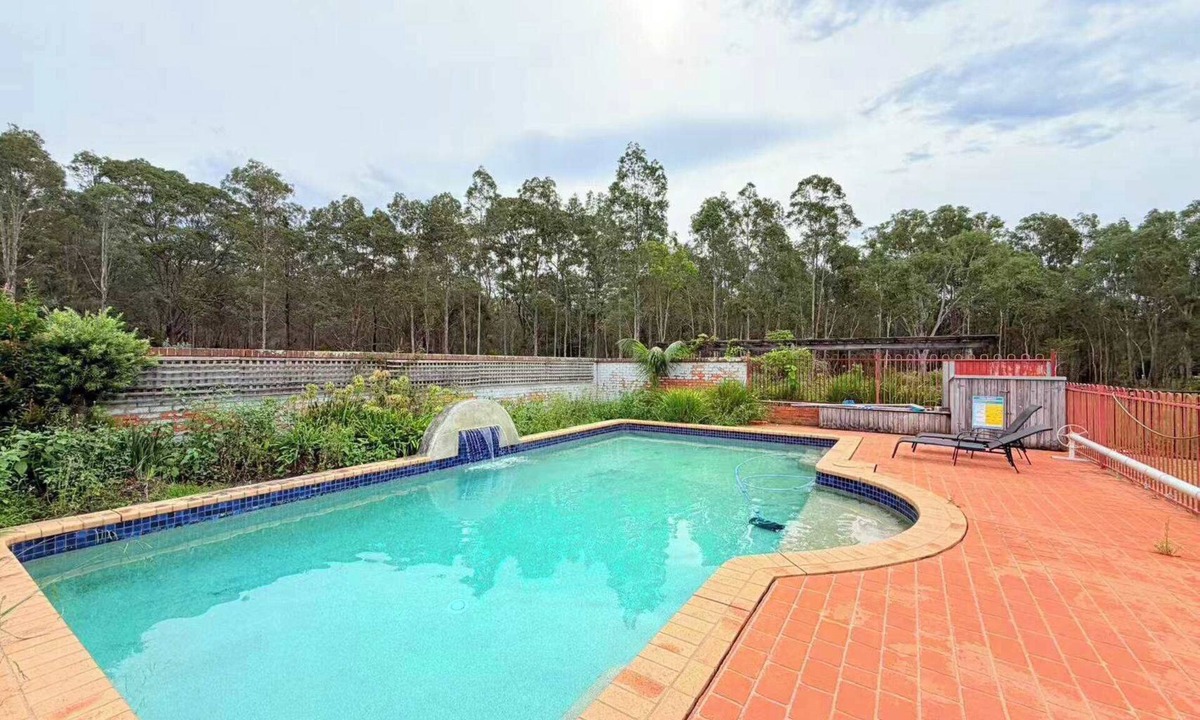 Worrigee House | 1BR Near Bus Stop with Pool & Farm Views