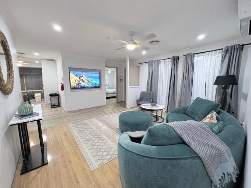 Stanhope Gardens Apartment | 2 BR spacious Granny near Stanhope Leisure Centre