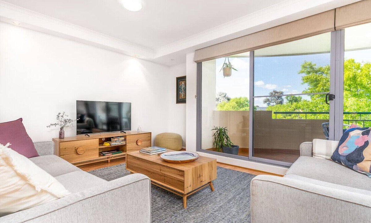 Griffith Apartment | 2BR/2BA Apt w/Dedicated Workspace & Free parking!