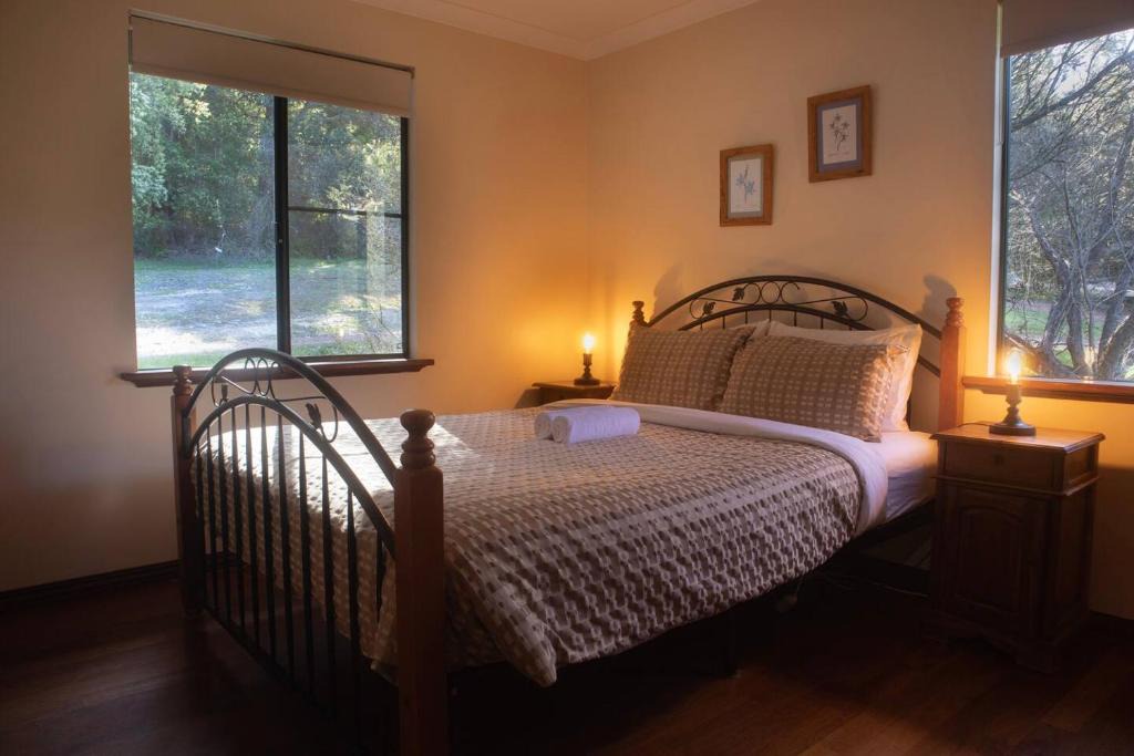 North Walpole House | #3 Walpole Wilderness Resort chalet. Spa + forest!
