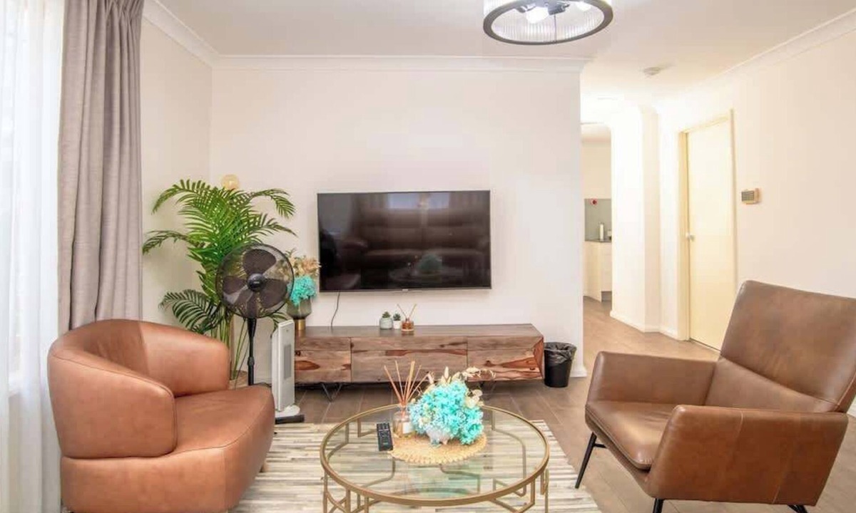 Dundas Condo | 3bedroom Townhouse at Dundas