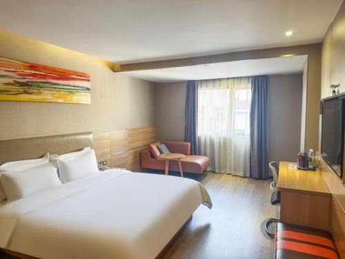 Longgang Hotel | 7天优品深圳龙岗大运中心爱联地铁站店