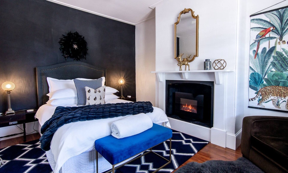 Central Mudgee Apartment | 70 On Mortimer "Jungle Room" is a newly renovated self contained 1 bedroom unit