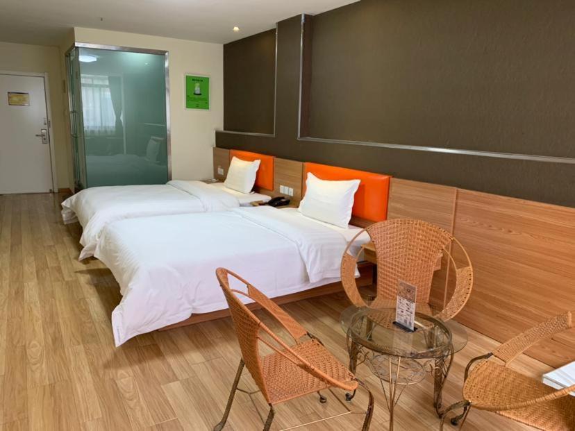 Yingshang County Hotel | 7Days Inn Yingshang LAN-STAR building materials market