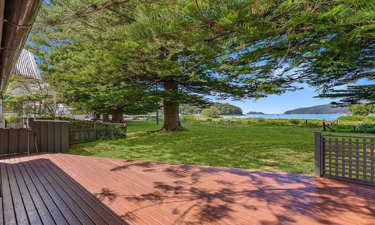 Patonga House | Absolute Beachfront Bliss by HolidayCo.