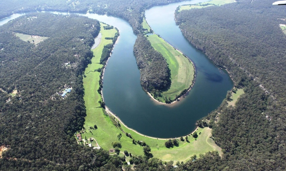 Longreach Ski Chalet | Absolute Waterfront - Grevillea, Banksia and Waratah chalets at Shoalhaven Lodge