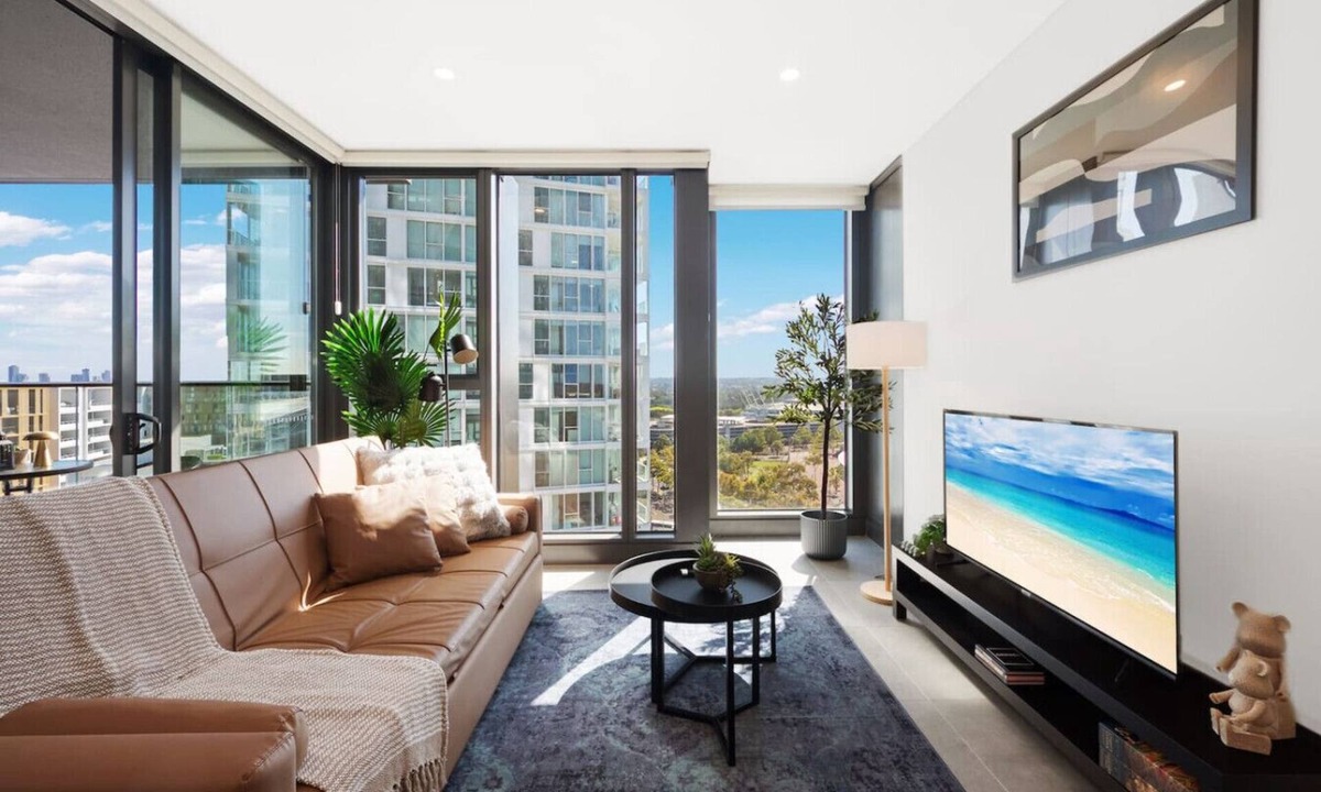 Lidcombe Apartment | AccorView Luxury 1BR Suite | Pool Gym Parking