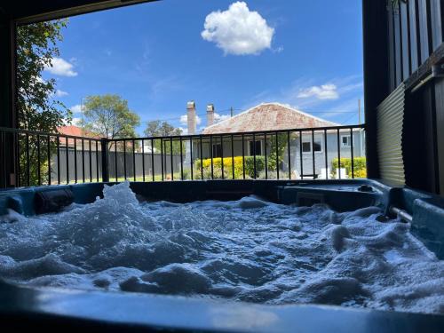 Stanthorpe House | Addisons Stanthorpe with hot tub