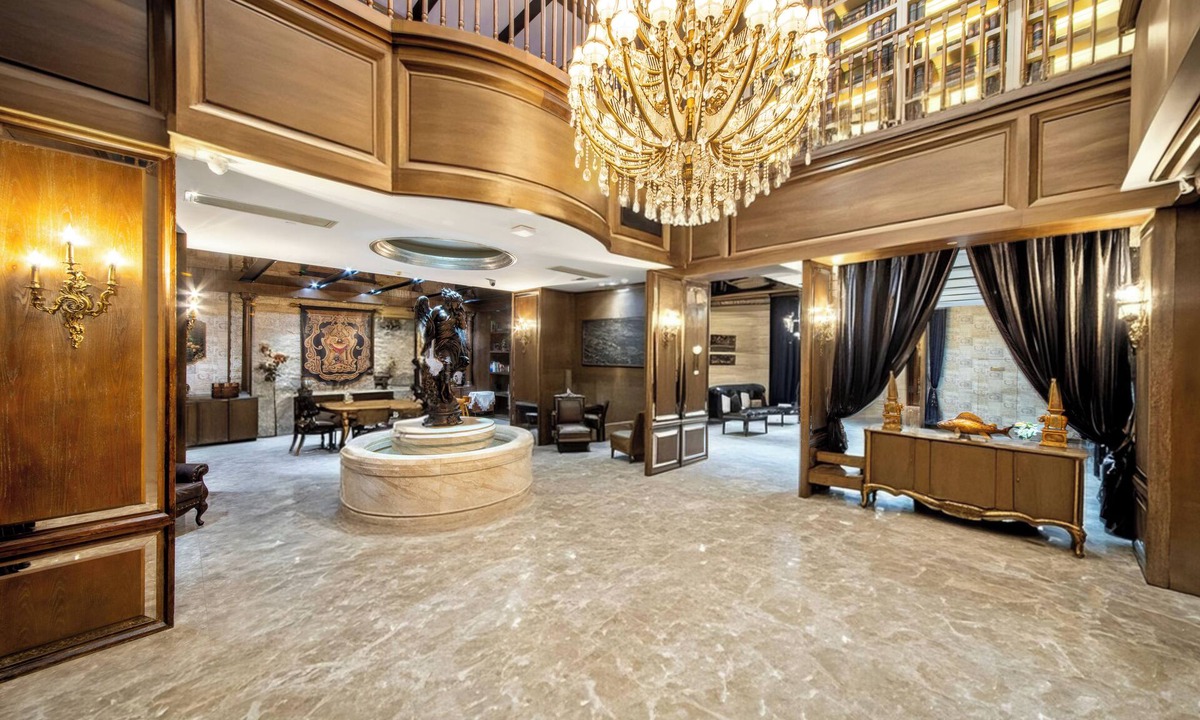 Weiyanggong Hotel | AI Lives In The Future Hotel - Xi'an Drum Tower Old City Root G Park Store