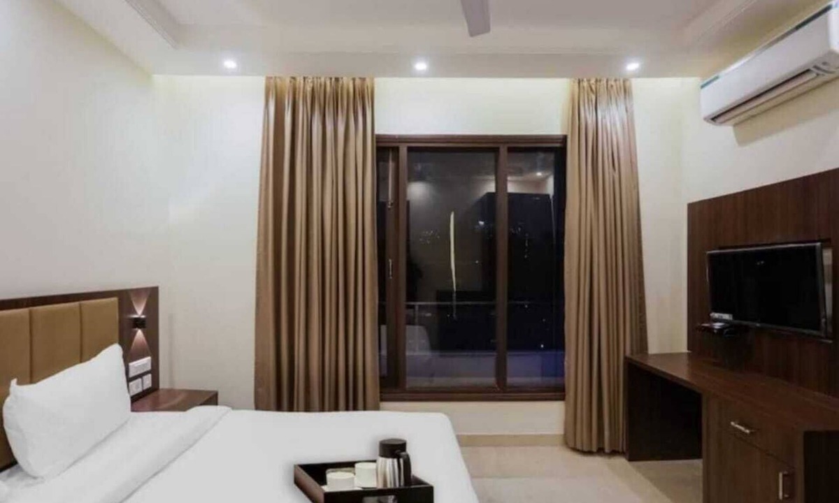 Sector 39 Hotel | Akshay Hotel