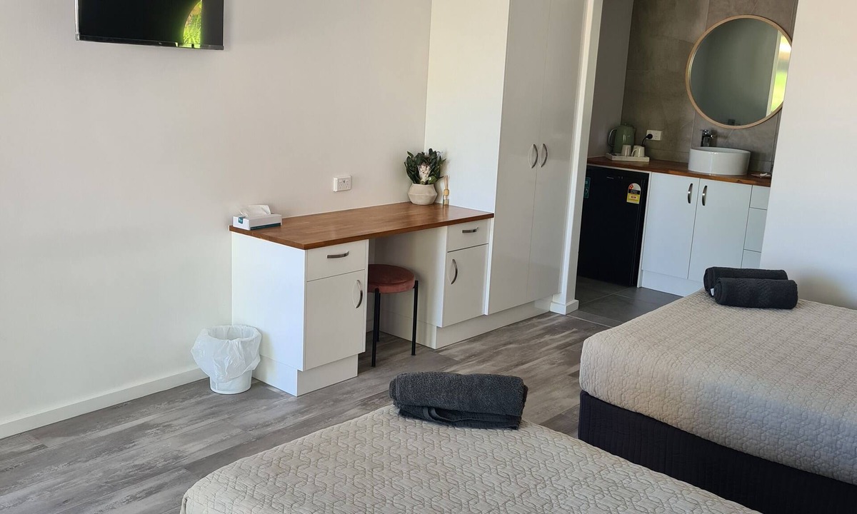 East Side Hotel | Alice Motor Inn