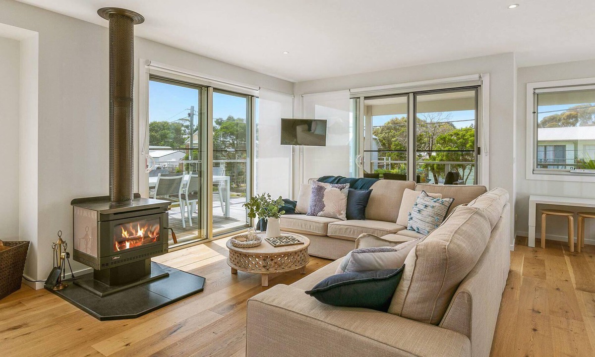 Smiths Beach House | All Decked Out - sleeps 11