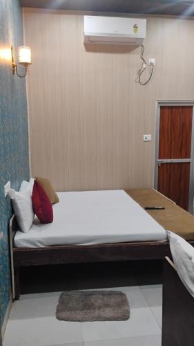 Varanasi Hotel | ANAND LOK VARANASI