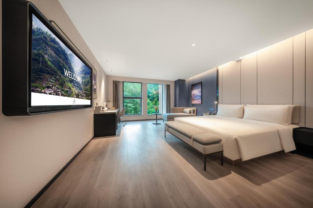 Longquanyi Hotel | Atour Hotel Chengdu Longquan Shimao Plaza