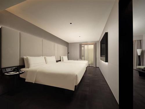 Chenghua Hotel | Atour hotel Chengdu MixC Shuangqiao Road Metro Station