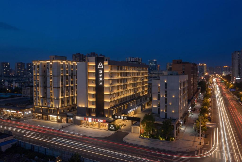 Liwan Hotel | Atour Hotel Guangzhou Yongqingfang Zhongshan Eight Metro Station