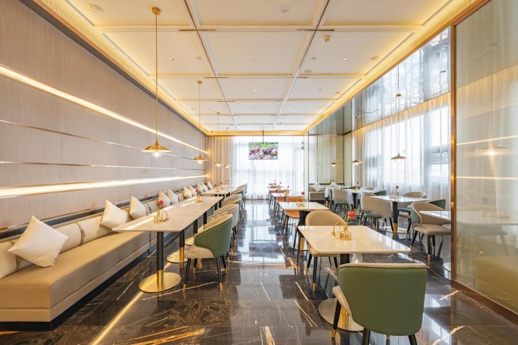 Lujiazhaiji Hotel | Atour Hotel Kunshan Baoyu Plaza North Changjiang Road