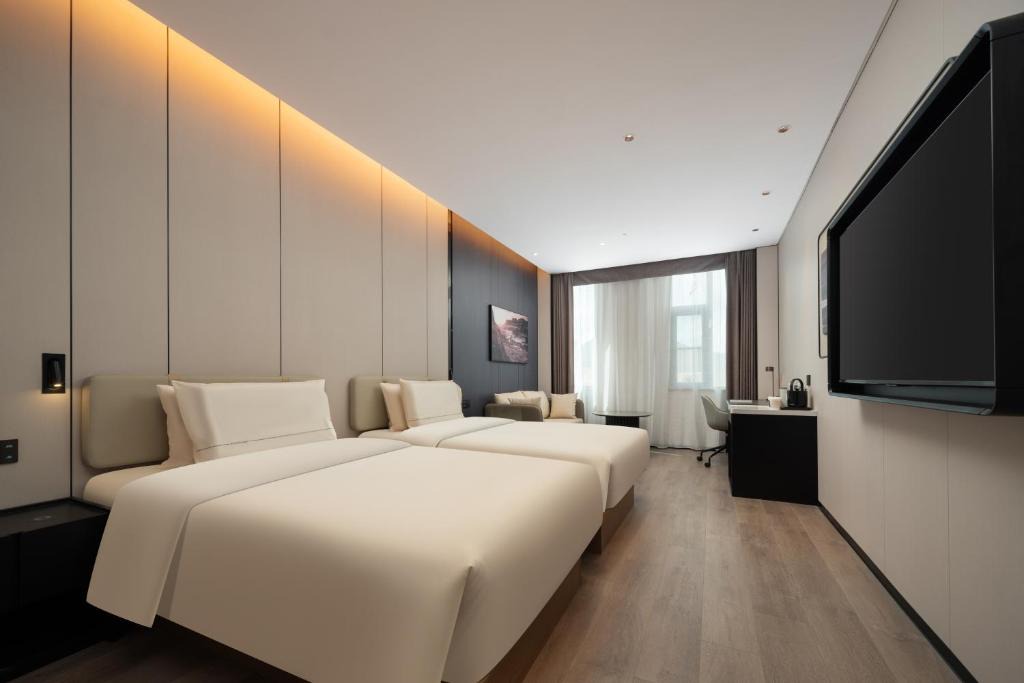 Longgang Hotel | Atour Hotel Shenzhen Pingshan High-Speed Rail Station Liulian