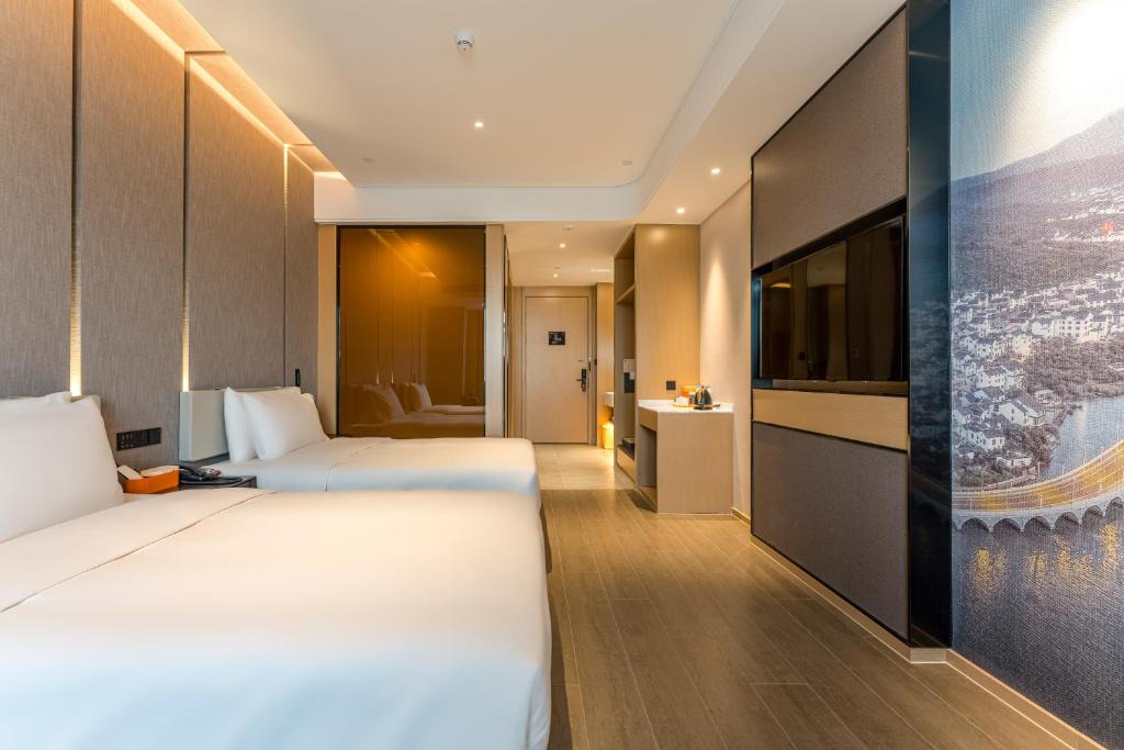 Wuzhong Hotel | Atour Hotel Suzhou University Town Yuexi Subway Station
