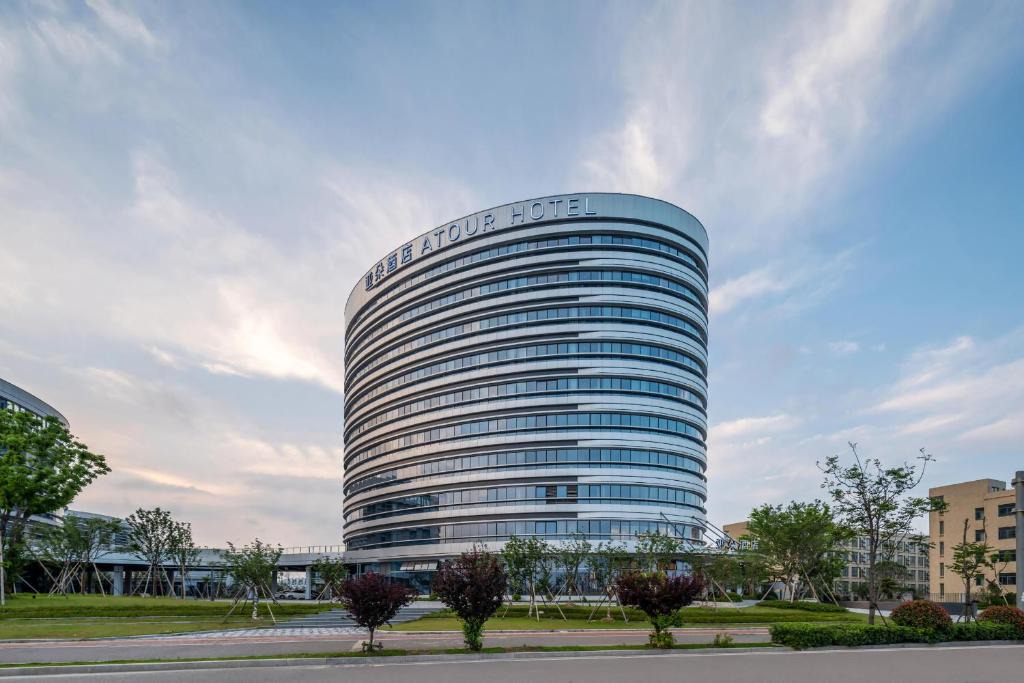 Linhai Hotel | Atour Hotel Taizhou Linhai Toumen Port