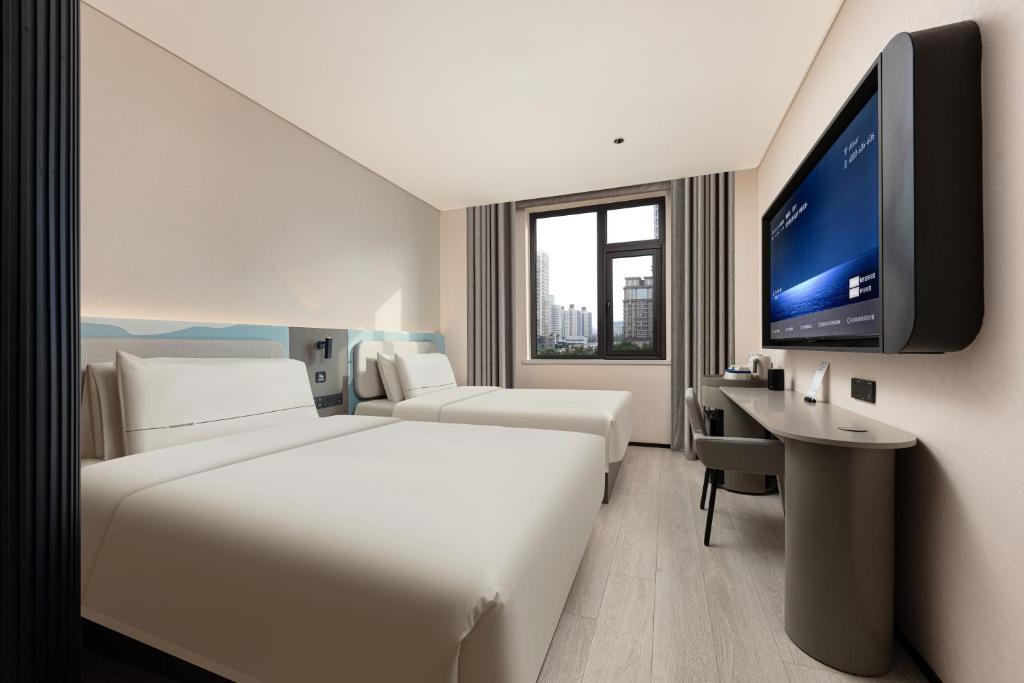 Downtown Hangzhou Hotel | Atour Light Hotel Hangzhou Wulin Square Zhaohui Cultural Park