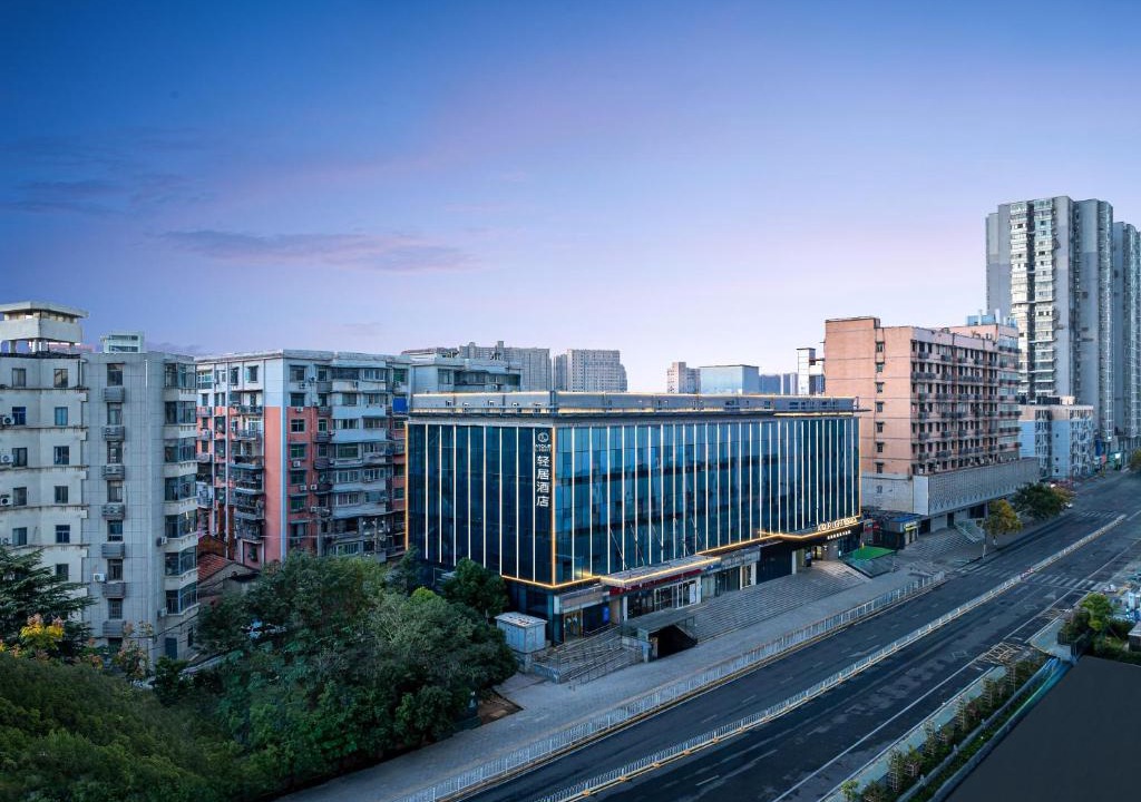 Optics Valley Hotel | Atour Light Hotel Wuhan Optics Valley Square Subway Station