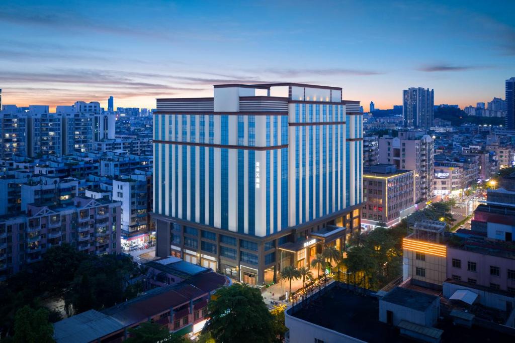 Zengcheng Hotel | Atour X Hotel Xintang South Station Zengcheng District