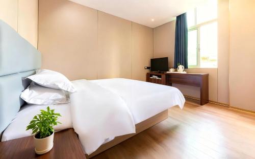 Haizhu Hotel | Baiyuan Hotel Changgang Baogang Avenue Metro Station Branch